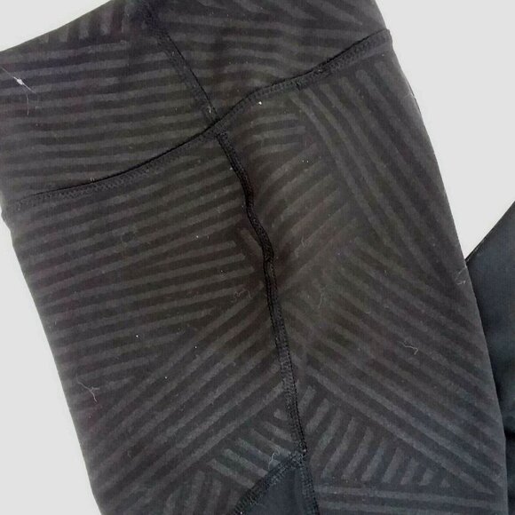 Old Navy Active Go-Dry Girl's Black Mesh Trim Performance Leggings - Picture 4 of 10